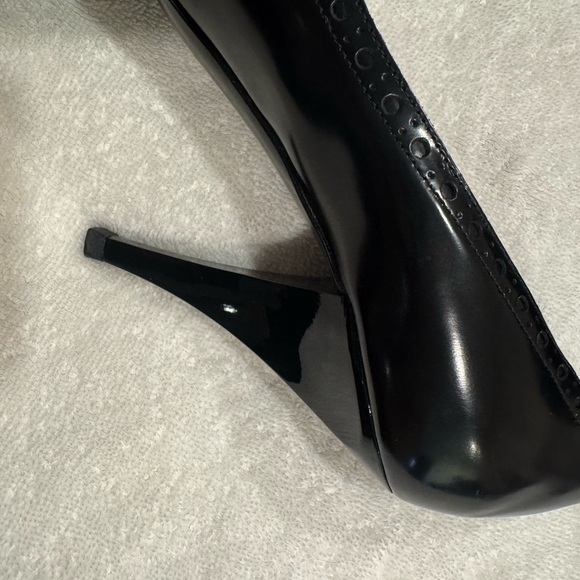 Gucci black leather pumps with satin bow detail. Size 38. In excellent condition - Picture 4 of 5